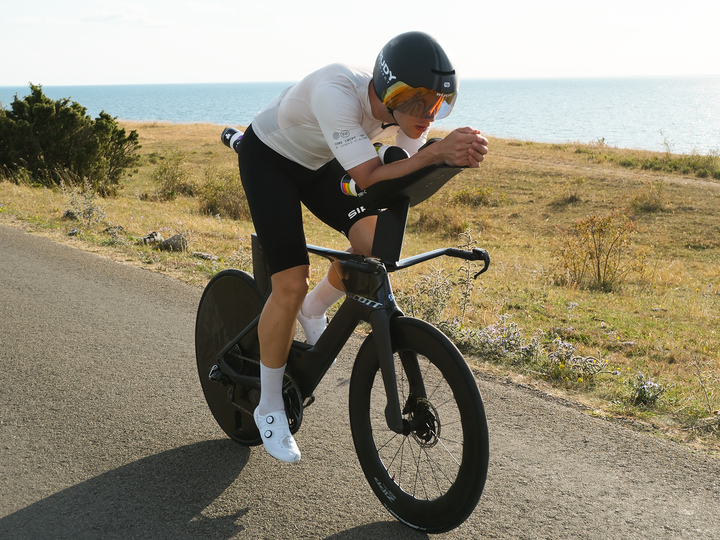 TRI-C Aero Carbon Cockpit